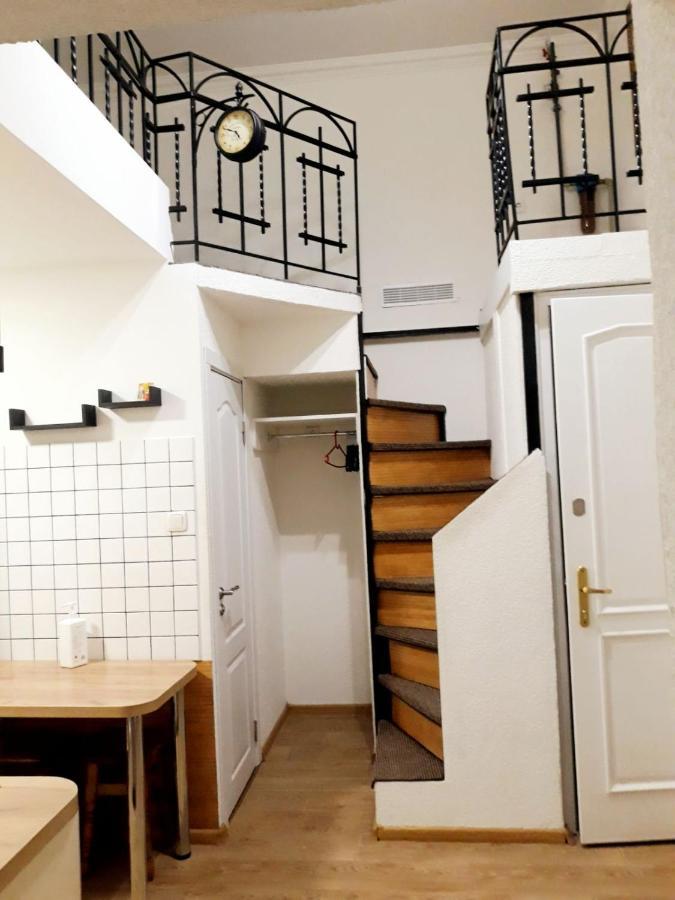 Regrand Apartment On Svobody 22 Lviv Bagian luar foto