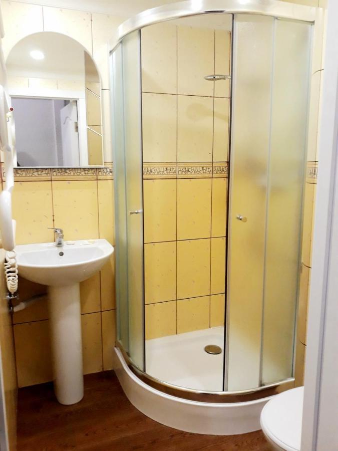 Regrand Apartment On Svobody 22 Lviv Bagian luar foto