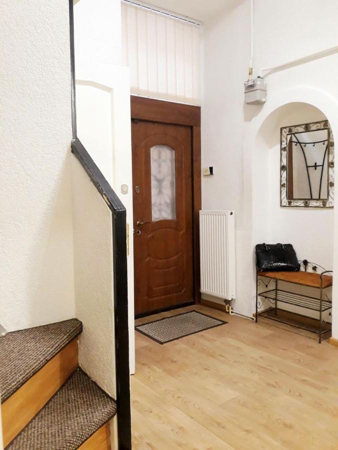 Regrand Apartment On Svobody 22 Lviv Bagian luar foto